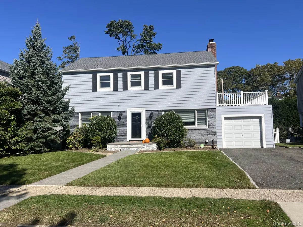 601 Lakeview AVE, Rockville Centre, NY 11570