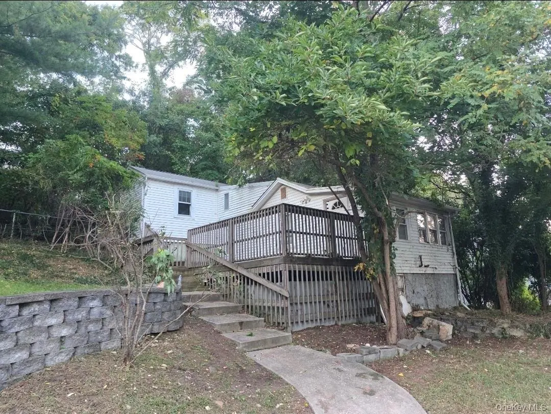 341 Locust DR, Rocky Point, NY 11778
