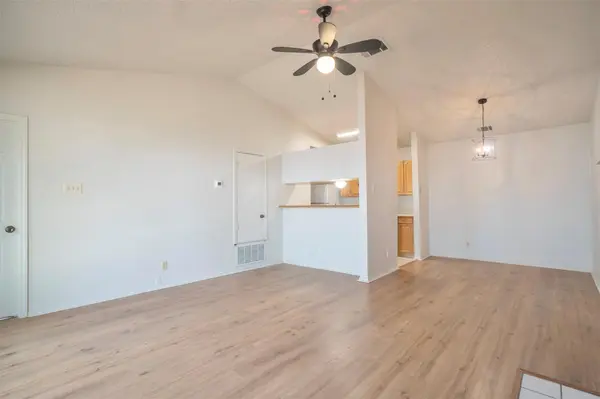 305 Regatta CT #B, Lakeway, TX 78734