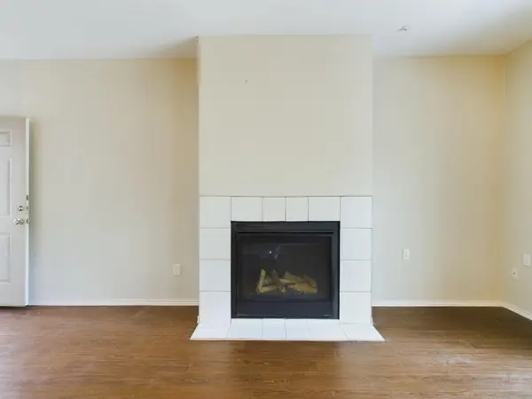 3839 Dry Creek DR #105, Austin, TX 78731