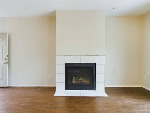 3839 Dry Creek DR #105, Austin, TX 78731