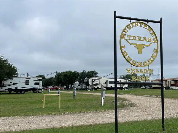 271 Interstate 45 FWY N, Leona, TX 75850