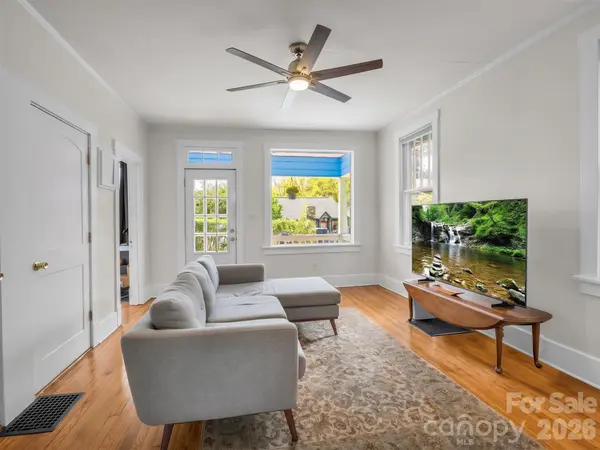 200 Courtland PL, Asheville, NC 28801