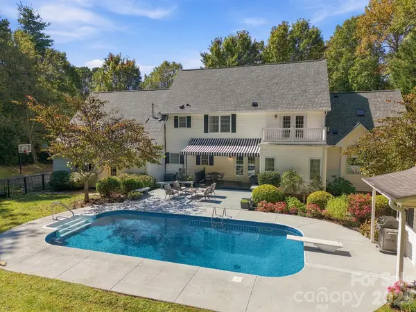 25 Jonathan Creek DR, Etowah, NC 28729