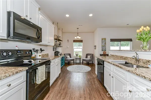 6122 Loy CT, Charlotte, NC 28214