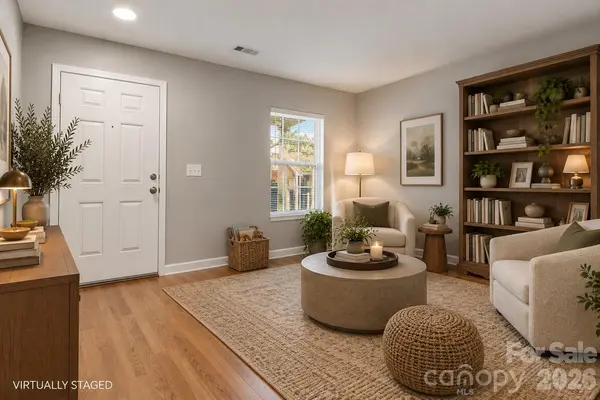 6215 Woodland Commons DR, Charlotte, NC 28269