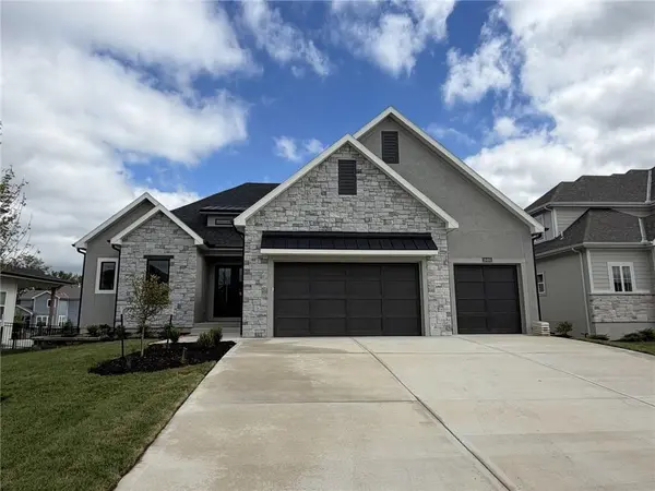 18461 Pawnee Lane LN, Overland Park, KS 66085
