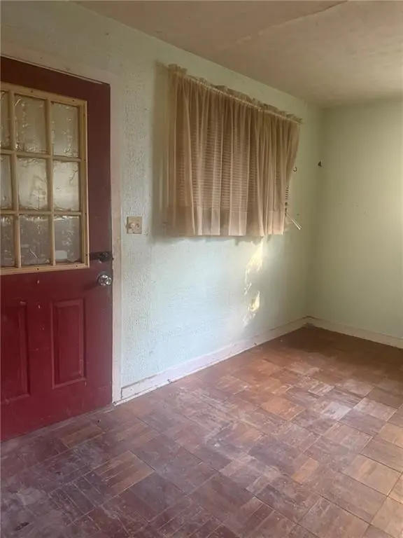 923 N Oak ST, Nevada, MO 64772