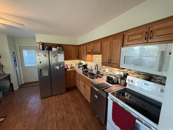 6886 Concord DR, Newburgh, IN 47630