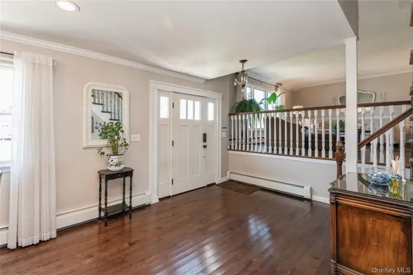 153 Montrose DR, Port Jefferson Station, NY 11776