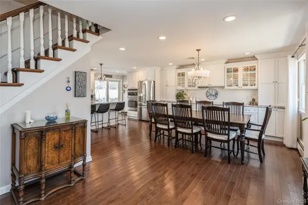 153 Montrose DR, Port Jefferson Station, NY 11776