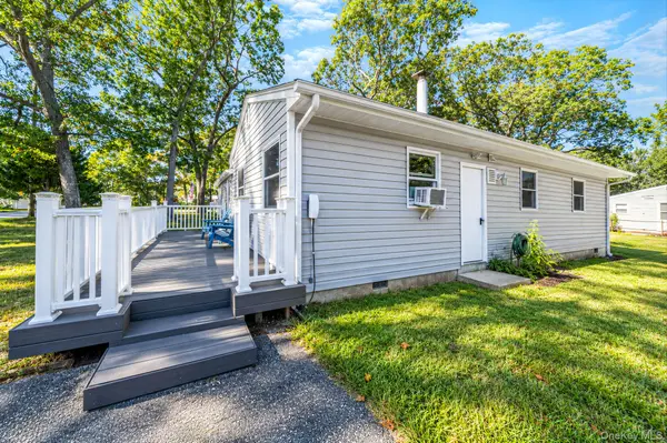 261 Mooney Pond RD, Selden, NY 11784
