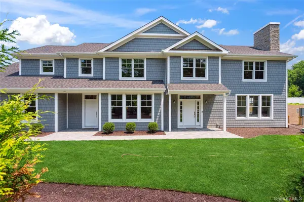 46 Plainview RD, Woodbury, NY 11797