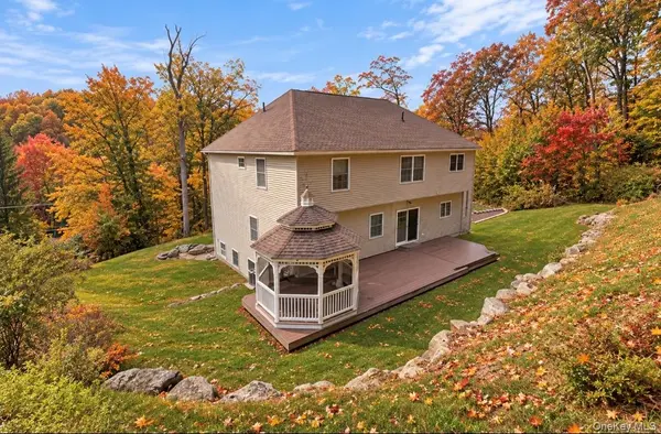 1964 State Route 32, New Windsor, NY 12553