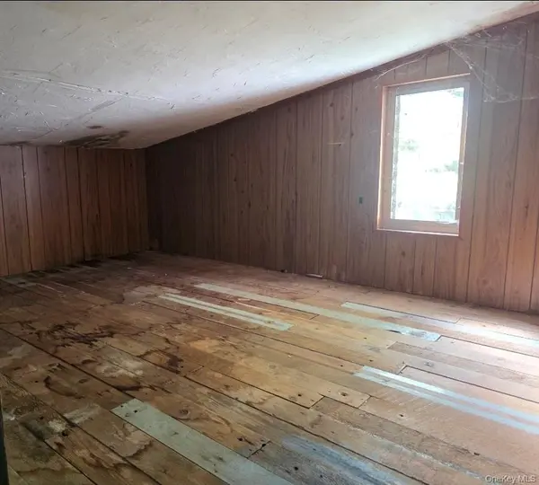 341 Locust DR, Rocky Point, NY 11778
