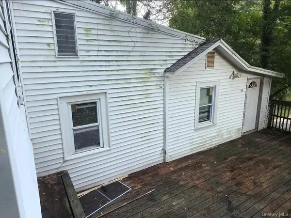 341 Locust DR, Rocky Point, NY 11778