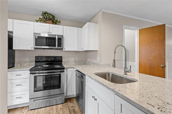 6296 SW 8TH PL, Gainesville, FL 32607