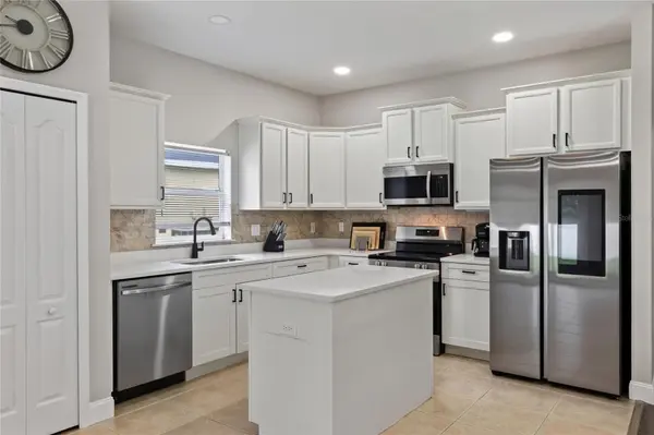 2729 WALDEN WOODS DR, Plant City, FL 33566