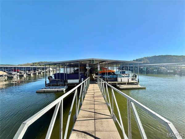 222 Park Place LN #2A, Kaiser, MO 65047