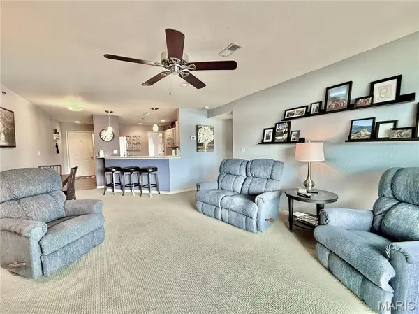 222 Park Place LN #2A, Kaiser, MO 65047