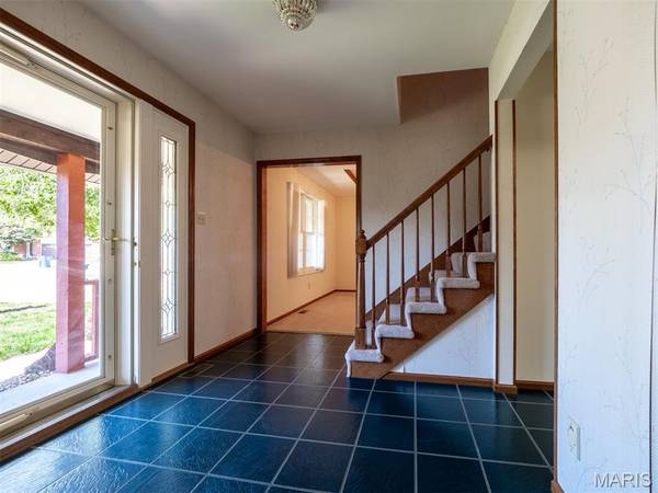 11 Dax CT, Bridgeton, MO 63044