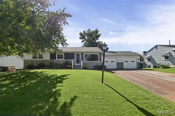 10950 Coral Ridge DR, St Louis, MO 63123