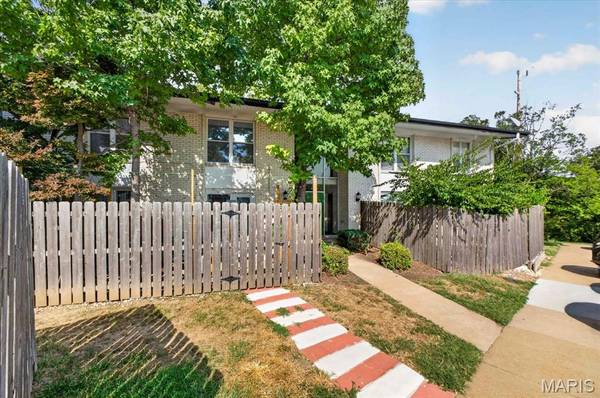 10401 Briarbend DR #2, St Louis, MO 63146