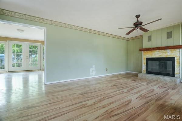 6 Hanson DR, Granite City, IL 62040