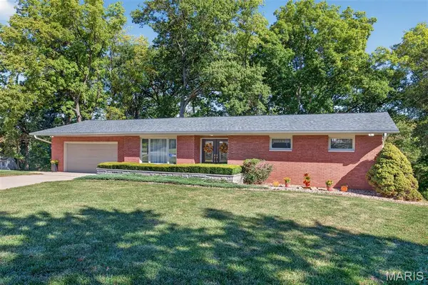 19 Madonna CT, Highland, IL 62249