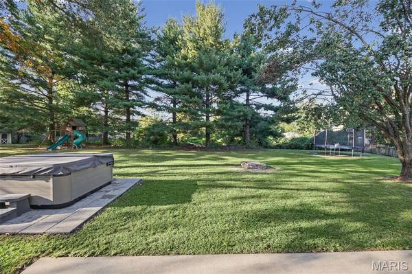 1105 Creekside CT, O'fallon, IL 62269