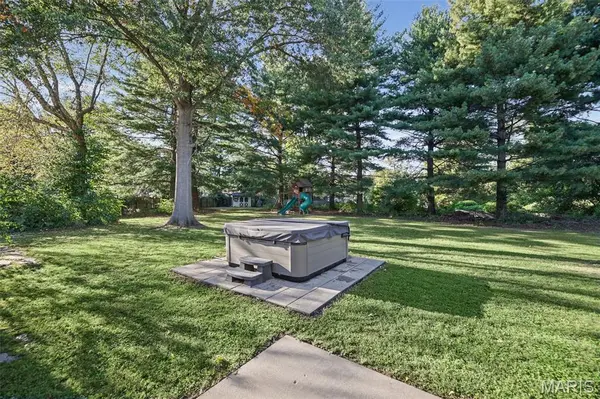 1105 Creekside CT, O'fallon, IL 62269