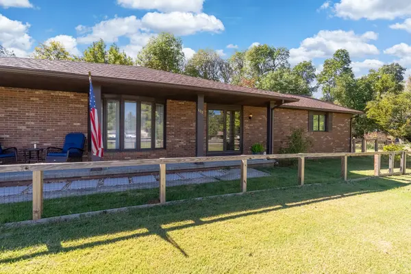 108 Oaklawn CIR, Energy, IL 62933