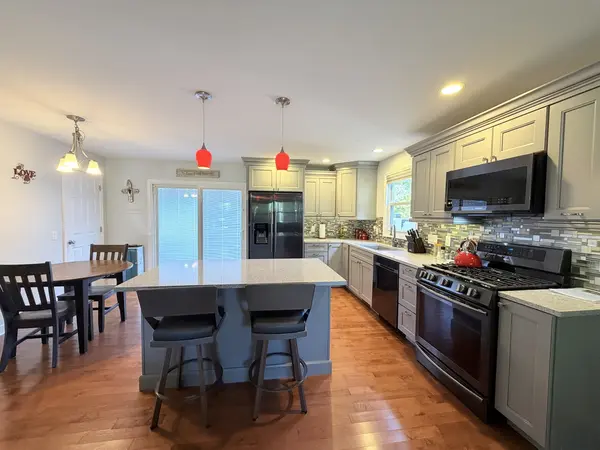 104 E North ST, Leroy, IL 61752