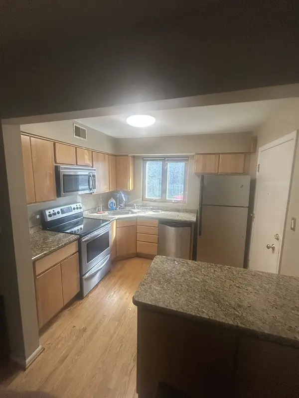 67 Kimbark RD #1, Riverside, IL 60546