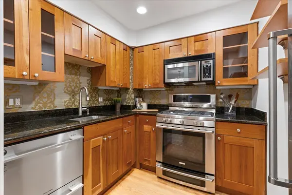 2045 N Larrabee ST #7102, Chicago, IL 60614