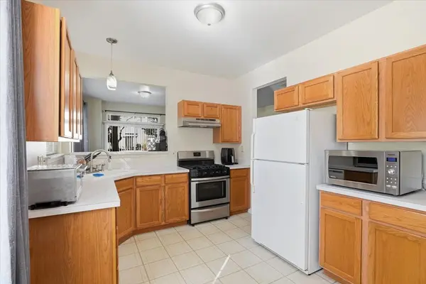 1404 Remington CT, Grayslake, IL 60030
