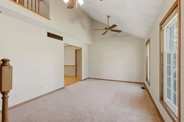 112 W Davenport CT, Eldridge, IA 52748