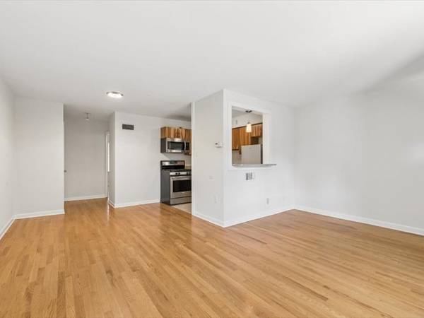 7221 Division ST #5, River Forest, IL 60305