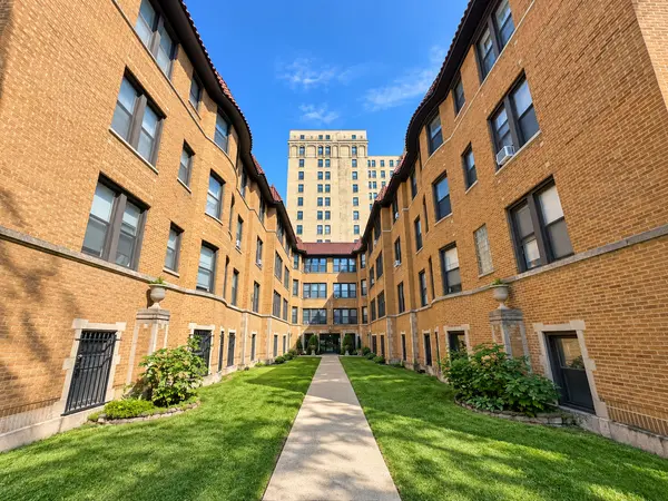 5459 S Everett AVE #1B, Chicago, IL 60615