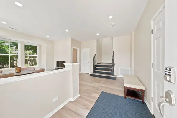 2112 S Crambourne WAY #6-6, Arlington Heights, IL 60005