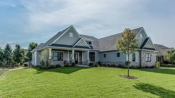 349 Pheasant Hill DR, North Aurora, IL 60542