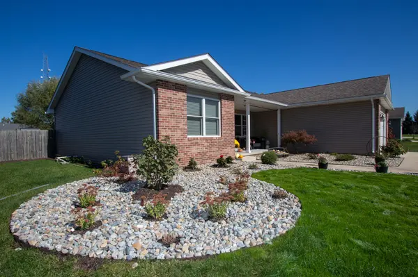 261 Honey Locust CT, Valparaiso, IN 46385