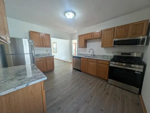 880 Jackson ST, Saint Paul, MN 55117
