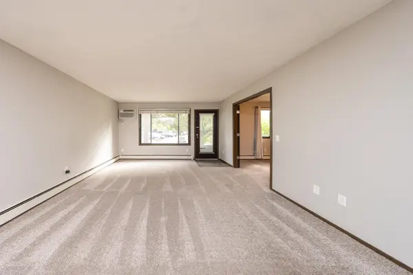 3917 Heritage Hills DR #102, Bloomington, MN 55437