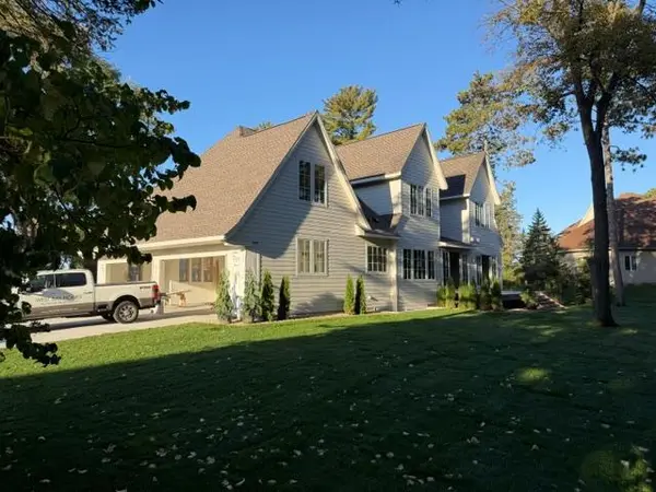 11044 Bell Oaks Estate RD, Eden Prairie, MN 55347