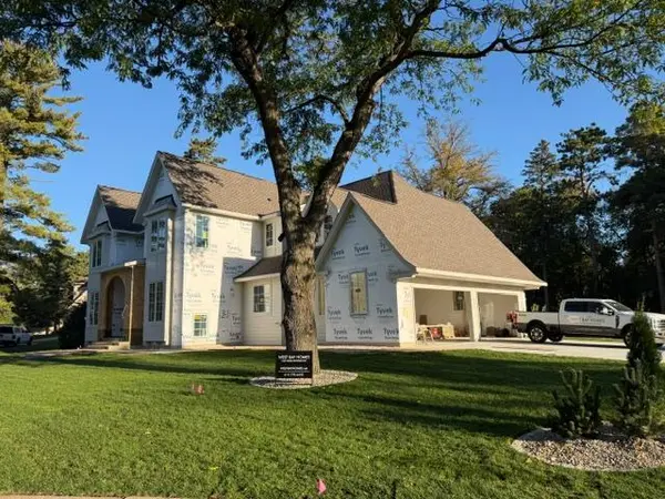 11044 Bell Oaks Estate RD, Eden Prairie, MN 55347