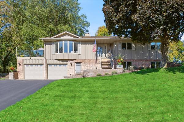 4312 Aries CT, Eagan, MN 55123