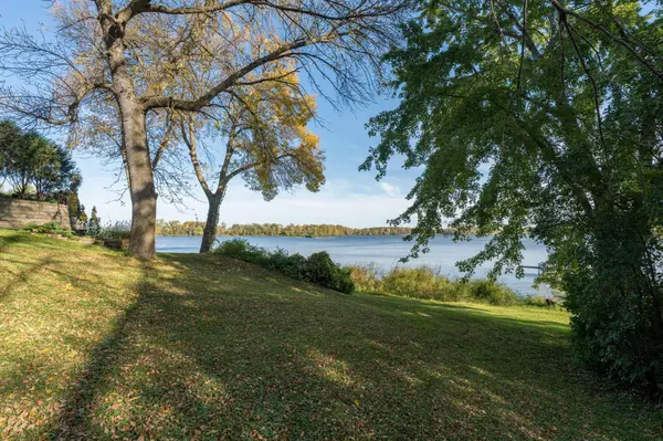 25076 Swedes Bay LN, Elysian, MN 56028