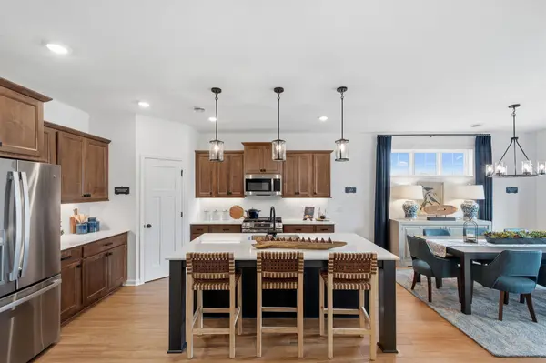 551 Tulare TER, Newport, MN 55055