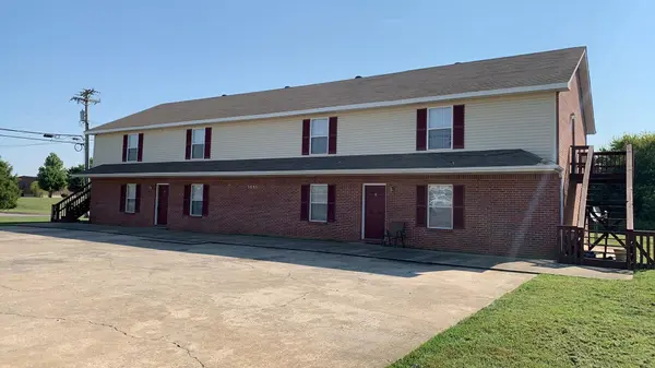 3895 Northeast Dr #B, Clarksville, TN 37040